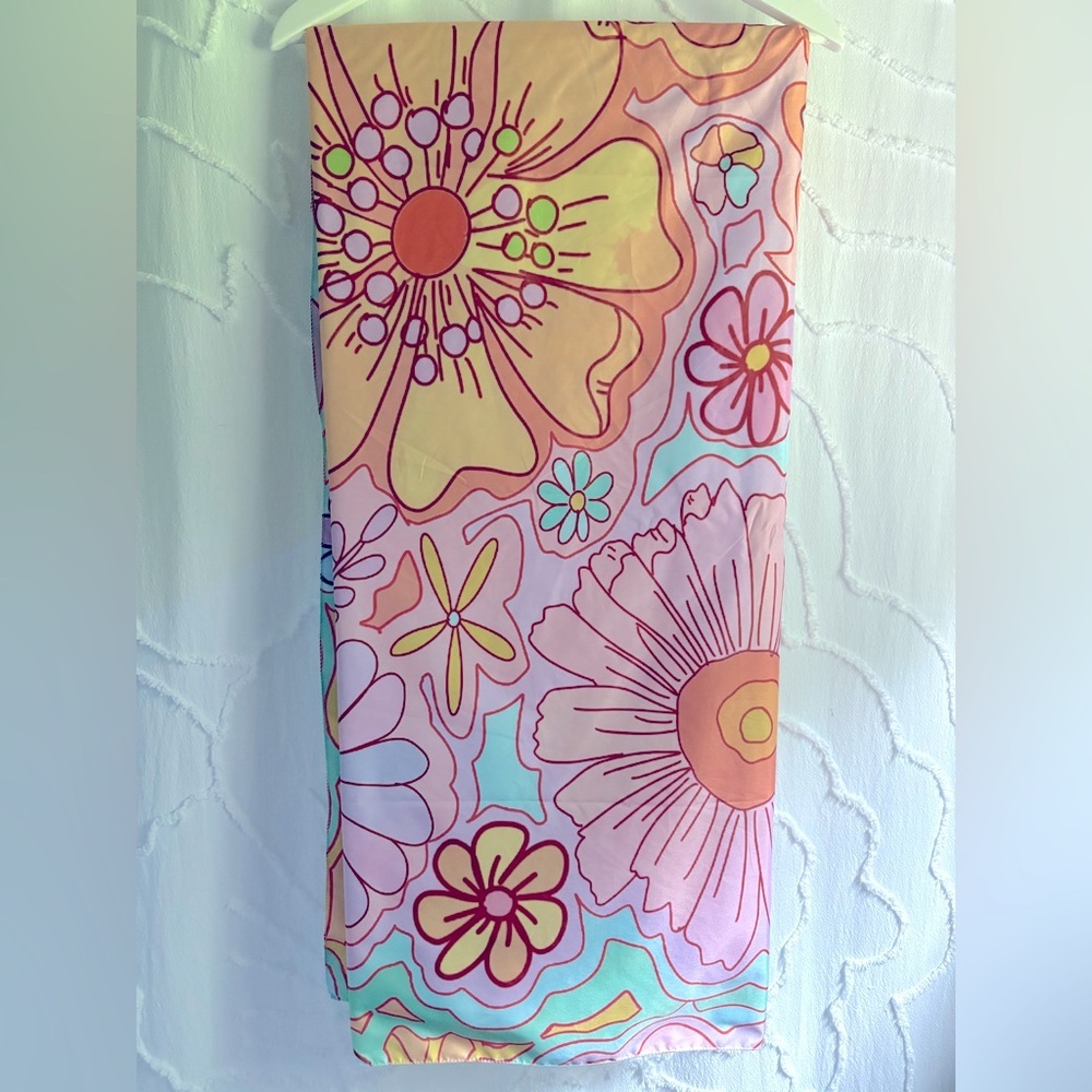 Retro Floral Tapestry